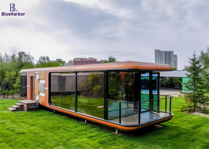 Customized White Space Capsule Hotel dengan Pintu Keamanan Baja dan Balkon Panorama